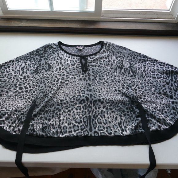 Questions Butterfly Top- Size M - Picture 7 of 10